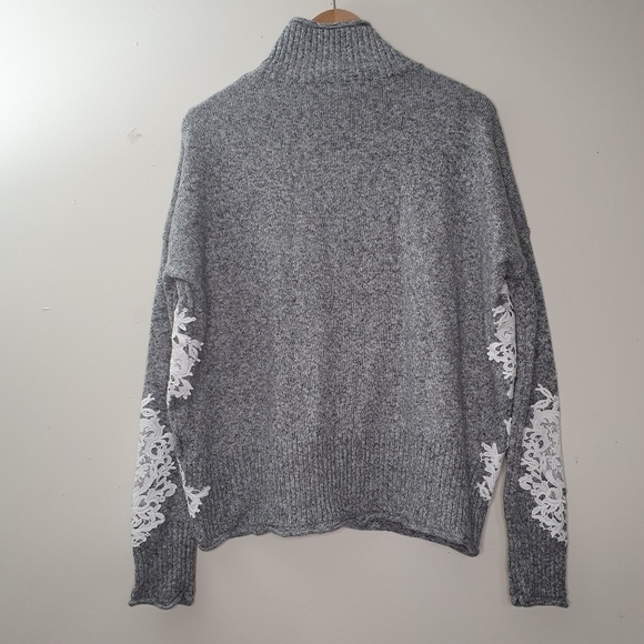 Reitmans Grey Mock Neck With lace details Oversized Sweater Size S - Picture 3 of 6